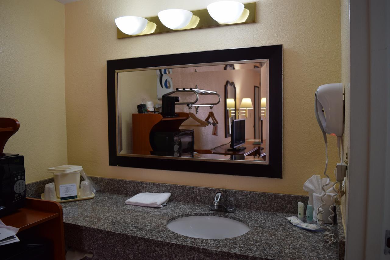 Quality Inn & Suites Conference Center New Port Richey Pokój zdjęcie